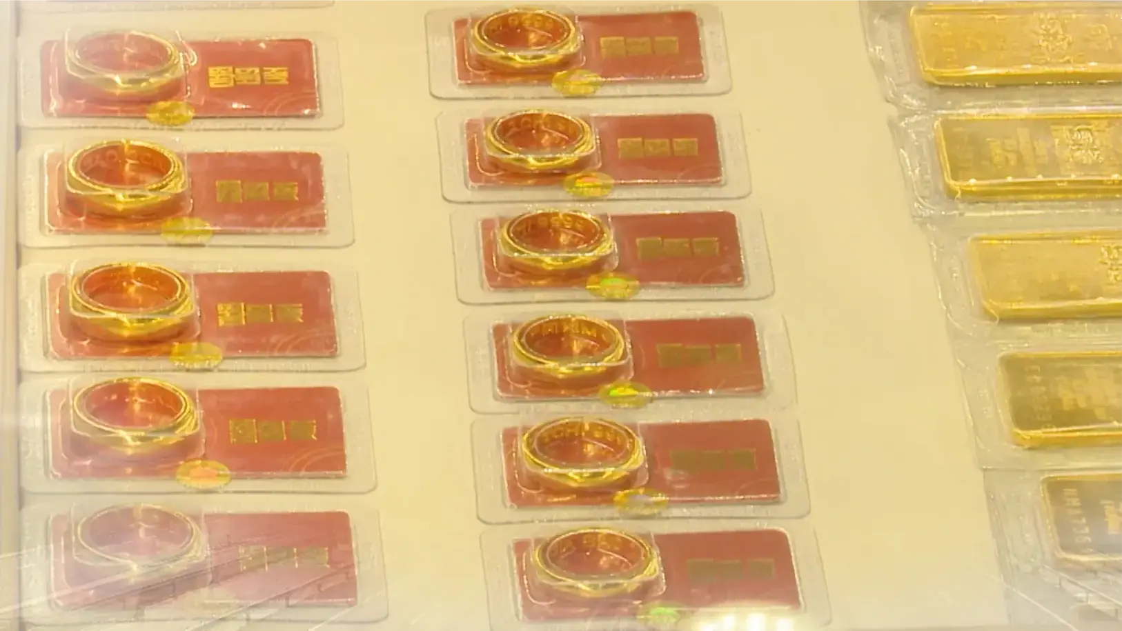 Giải pháp hút vốn vàng trong dân | Vấn đề kinh tế | 28/10/2025